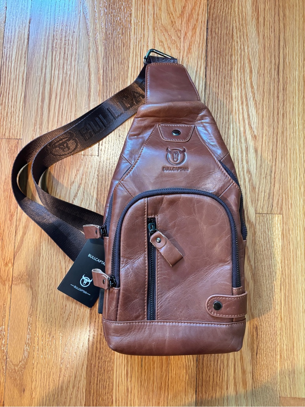 Bullcaptain leather sling pack, NWT